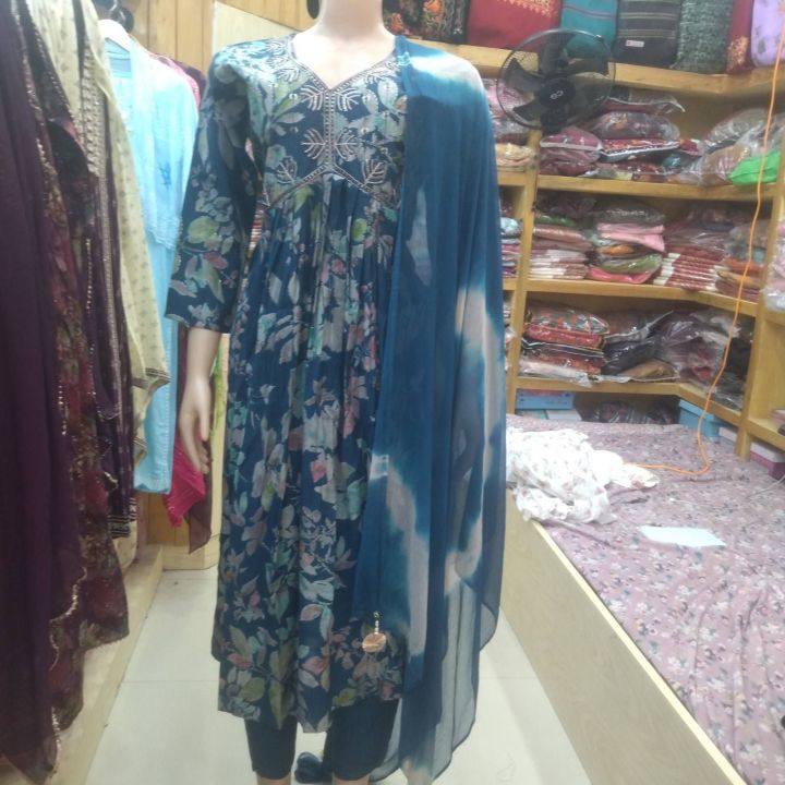 Ali%20Cut%20Kurti%20Women's%20Long%20Anarkali%20Dress%20with%20Gold%20Sequins%20Embroidery%20And%20Geometric%20Motifs%20-%20Image%202