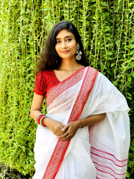 Elegant%20&%20Stylish%20Tangail%20Tant%20Halfsilk%20Nakshi%20Par%20Saree%20for%20Women%20-%20Comfortable%20and%20Suitable%20for%20All%20Seasons%20-%20Image%202