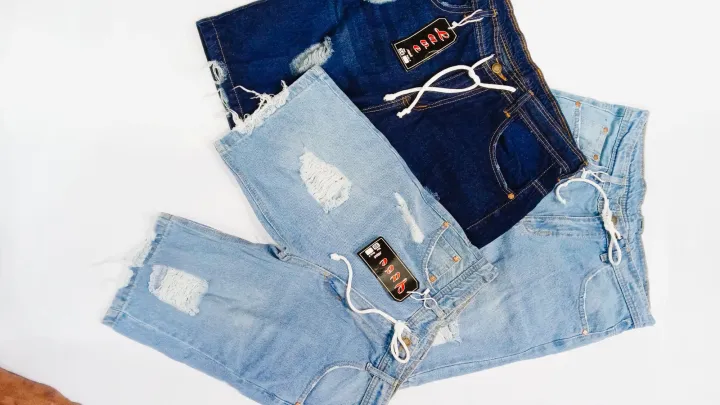 Men's light colur denim patch short