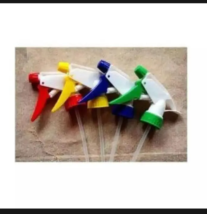 Shower%20Spray%20Head%20Nuzzle%20For%20Bottles%20-%20Image%202