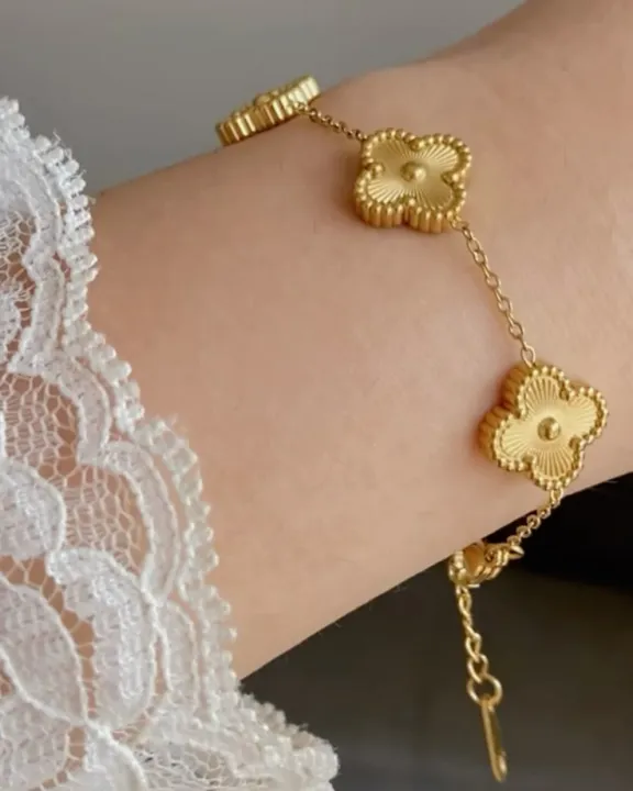 Four%20petals%20delicate%20Bracelet%20Clover%20Four%20Leaf%20Bracelet%205%20Motif%20Bracelet%20Clover%20Bracelet%20-%20Image%203