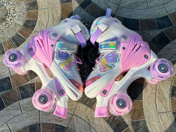 Benwei%204%20wheelers%20skate%20shoes:4%20size%20adjustable%20-%20Image%2010