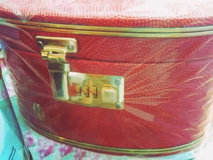 Bridal%20Beauty%20Box%20-%20Image%202