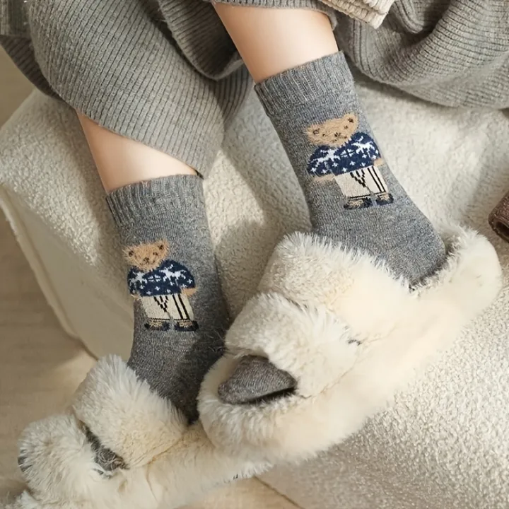 2/5%20Pairs%20of%20Socks%20with%20Random%20Colors,%20One%20Size%20Fits%20All,%20Thickened%20for%20Autumn%20and%20Winter,%20Exquisite%20Socks%20for%20Christmas%20,%20Cartoon%20Bear%20Pattern,%20Fashionable%20and%20Practical,%20Great%20Holiday%20%20Items%20-%20Image%203
