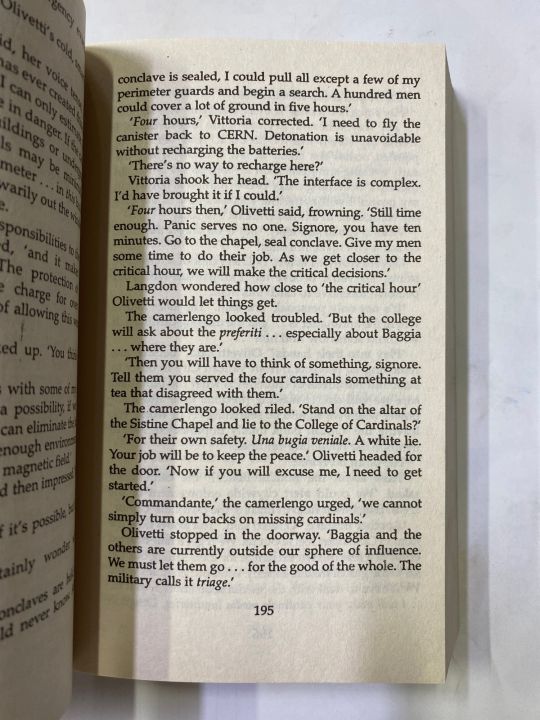 ANGELS%20AND%20DEMONS%20BY%20DAN%20BROWN%20-%20Image%203