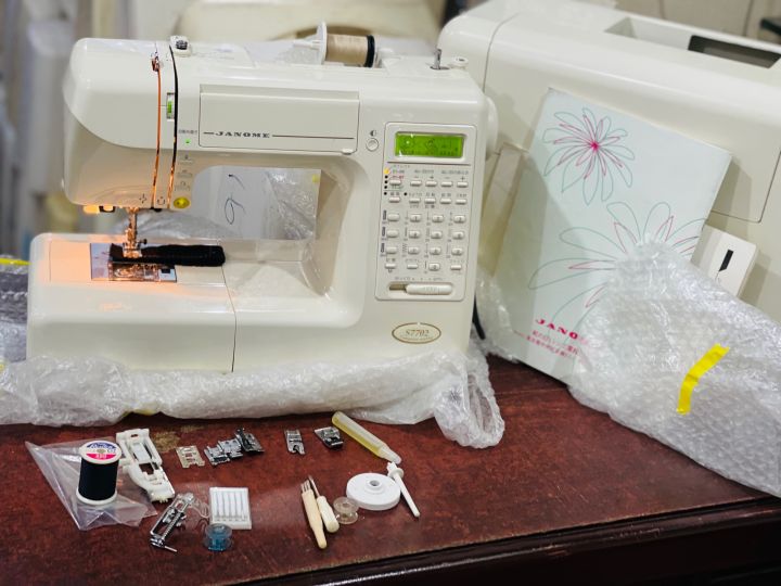Janome%20S7700%20sewing%20machine%20-%20Image%205