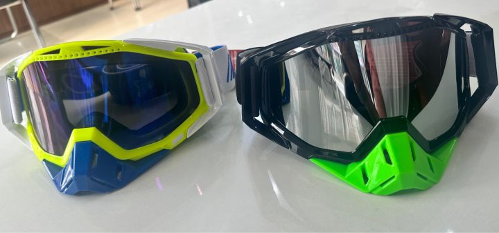 Dirt%20Helmet%20Goggles%20with%20NightVision%20Glass%20-%20Image%205