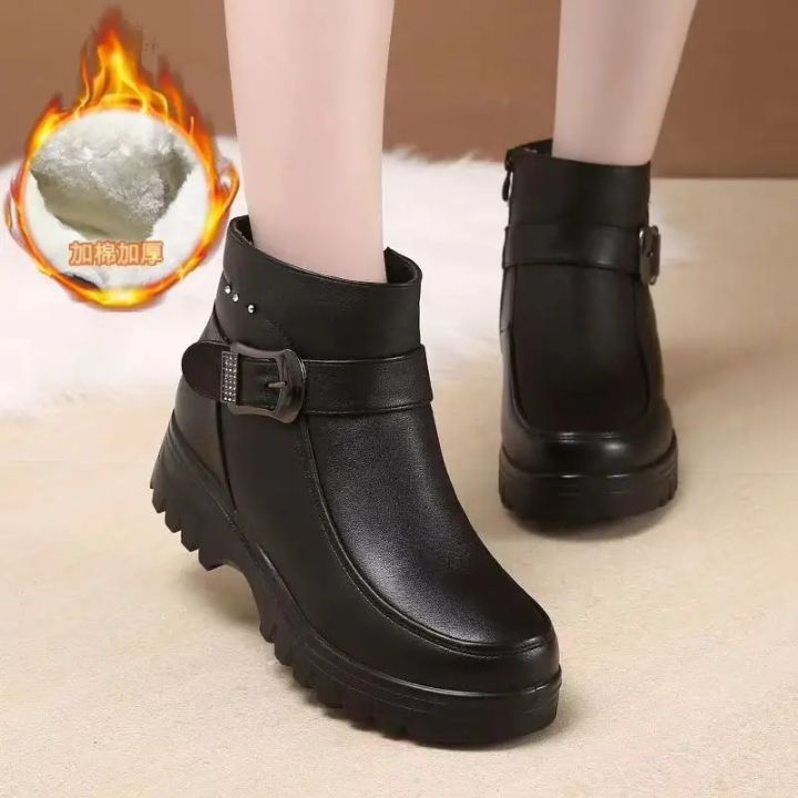 2024%20Fashion%20Winter%20Women%20Pu%20Leather%20Ankle%20Boots%20Female%20Thick%20Plush%20Warm%20Snow%20Boots%20Mother%20Waterproof%20Non-slip%20Booties%20-%20Image%204