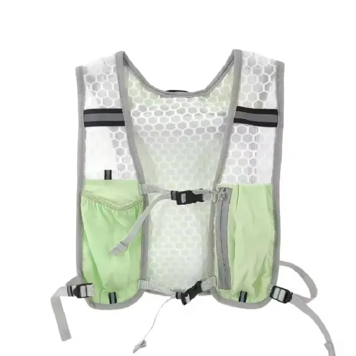 Running%20Vest%20for%20Women%20Men%20Adjustable%20Chest%20Strap%20Running%20Hydration%20Vest%20Lightweight%20Reflective%20Hydration%20Backpacks%20for%20Marathon%20-%20Image%207