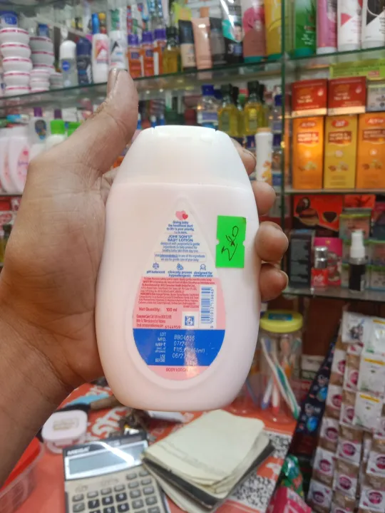 Johnson's%20Baby%20Lotion%20100ml%20for%20Baby%20Soft%20Skin%20All%20Day%20Long%20-%20Image%203