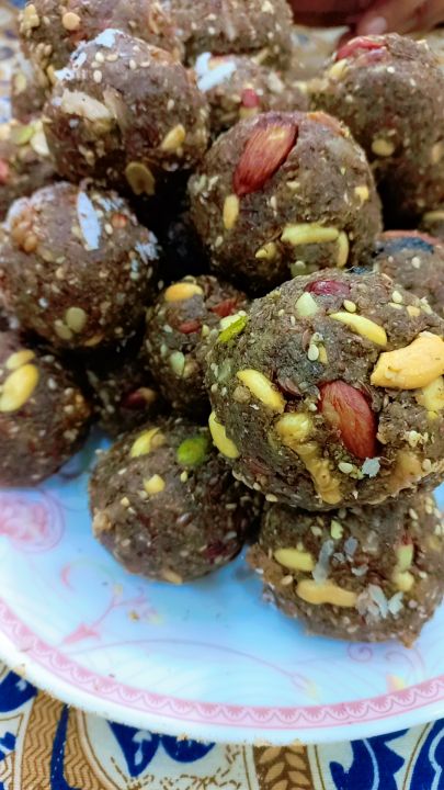 Alsi ki pinni 1 kg,Flexseed laddu,ladoo,Flexseed ball,laddu,pinni, homemade pure desi ghee or  jeggry(gurr) se bni pinniyan ,alsi k pinni