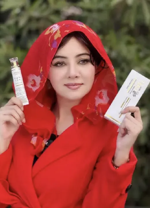 Haya%20Beauty%20Cream%20(Ultra)%20by%20Rabi%20Pirzada:%20Advanced%20Whitening%20&%20Anti-Aging%20Formula%20-%20Image%202