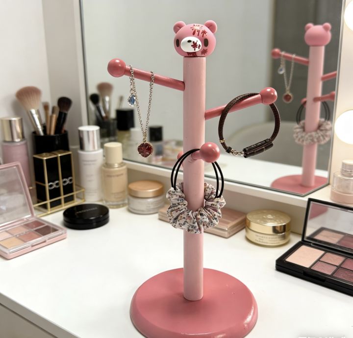 Cute%20Pink%20%20Bear%20Wooden%20Jewelry%20Stand%20for%20Desk%20&%20Vanity%20-%20Image%206