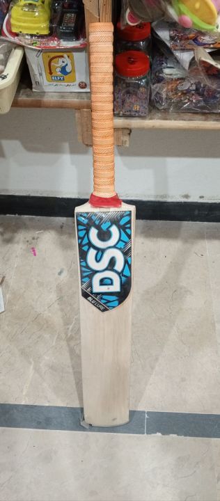DSC%20Light%20Weight%20Kashmir%20Willow%20Cricket%20Bat%20(7%20Grains)%20%E2%80%93%20Ideal%20for%20Hard%20&%20Pepsi%20Ball%20%7C%20Not%20Knocked%20-%20Image%204