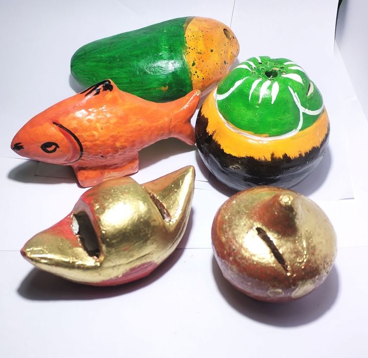 5%20pieces%20clay%20showpiece%20and%20toys%20-%20Image%204