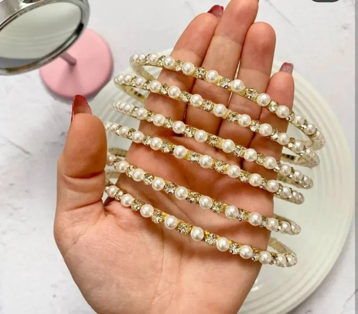 Pearl%20Hair%20Band%20-%20Stylish%20Design%20with%20Comfortable%20Grip%20-%20Image%203