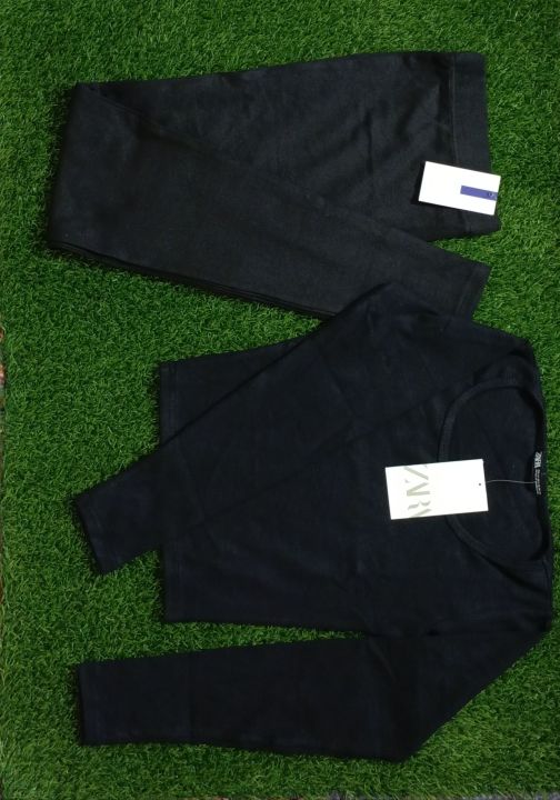 Long%20sleeve%20crop%20top%20and%20laggings%20set%20for%20women%20-%20Image%204