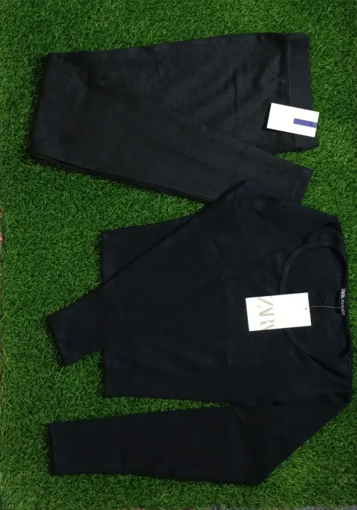 Long%20sleeve%20crop%20top%20and%20laggings%20set%20for%20women%20-%20Image%204