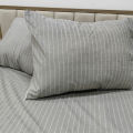1pc Waterproof Pillow Cover Cotton Terry Fabric Zipper Pillow Protector Bedbug Proof & Hypoallergenic 50x70cm.