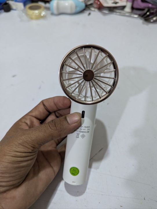 Portable%20DP-7648A%20Handheld%20High%20Speed%20Fan%202000mAh%20Rechargeable%20Battery%203%20Speed%20Settings%20Personal%20Cooling%20Fan%20White%20Minimalist%20Body%20Design%20Ideal%20for%20Travel%20Camping%20Hiking%20Includes%20USB-C%20Fast%20Charging%20Interface%20and%20Desktop%20Stand.%20-%20Image%205