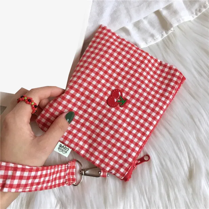 Red%20Cherry%20Canvas%20Makeup%20Bag,%20Portable%20and%20Easy%20to%20Carry.%20Red%20Plaid,%20Large%20Capacity%20Cosmetic%20Lipstick%20Storage%20Bag.%20-%20Image%203