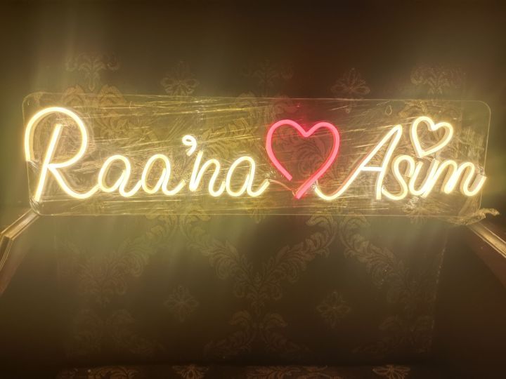 Customise%20Neon%20Sign%20For%20Home%20Decoration,%20Couple%20Name,%20Birthday%20Gift%20-%20Image%204