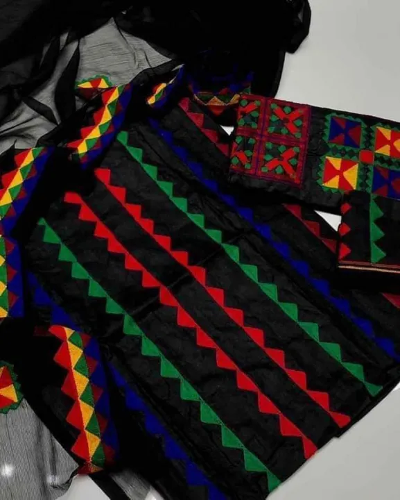 Unstitched%20Applic%20Style%20Computer%20Embroidery%203%20Piece%20Dress%20for%20Women%20&%20Girls//%20Applique%20Style%20Computer%20Embroidery%20Lawn%20Cotton%20Suit%20-%20Image%205