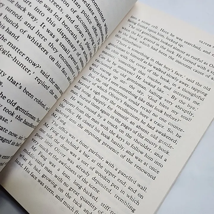 Oliver%20Twist%20by%20Charles%20Dickens%20-%20Image%204