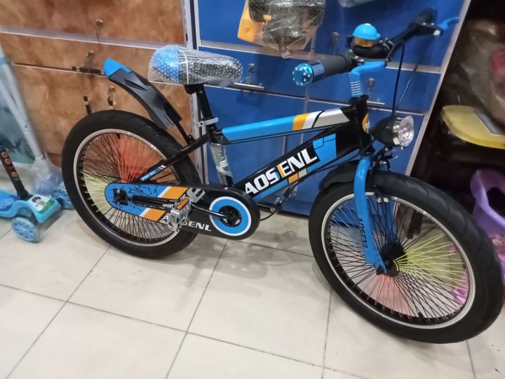 Kids%2020%20Inch%20Cycle%20with%20Front%20Headlight%20Alloy%20Rims%20Alloy%20Pedal%20Alloy%20Handle%20Colorful%20Spokes%20of%20Rims%20High%20Quality%20Material%20Made%20in%20China%209%20to%2013%20years%20old%20-%20Image%202