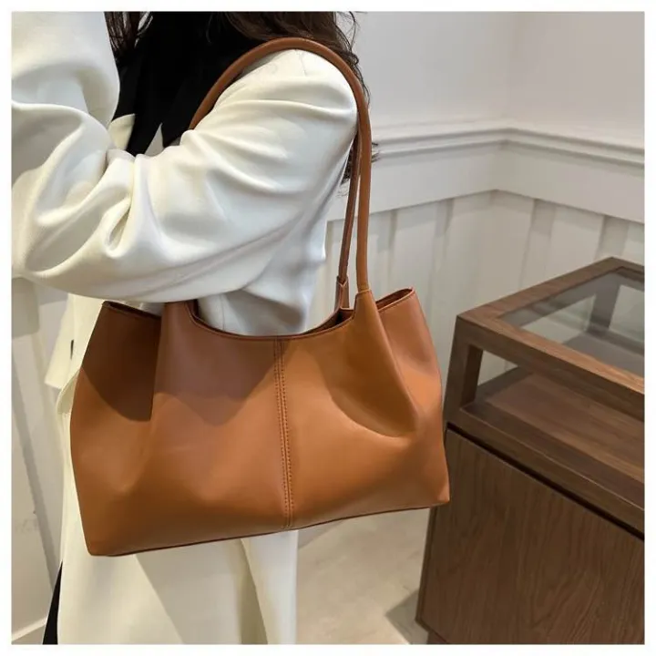 Leather%20Lara%20Bag%20-%20Image%204