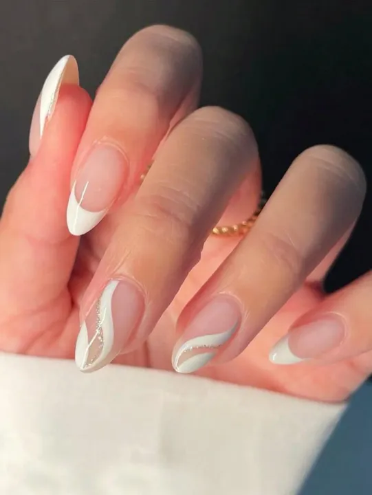 12pcs%20Glossy%20Wine%20Red%20Press%20On%20Nails%20-%20Medium%20Almond%20Long%20Shape%20Nails%20for%20Women,%20Easy%20to%20Apply%20&%20Durable%20for%20Daily%20Wear%20&%20Special%20Occasions,%20Quick%20Manicure,%20Smooth%20Finish%20-%20Image%206