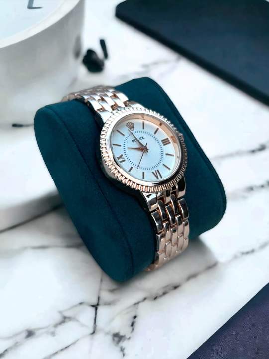 High-quality Fritillary Diamond Women's Watch Luxury Niche Light Luxury Simple Round Small Exquisite Elegant Bracelet Watch