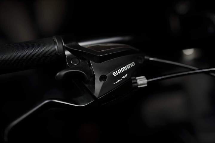 ROCKRIDER%20STUNT%20SEEKER%20Frame:%2026",%206061%20Light%20weight%20alloy%20with%20Internal%20Cable%20Routing.%20-%20Image%205