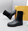 1 Pair of Women's Short Chelsea Rain Boots, Fashionable U-Shaped Fly-Knit Rain Boots, Pvc Non-Slip Waterproof Shoes.