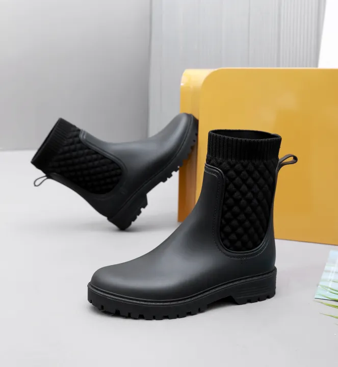 1%20Pair%20of%20Women's%20Short%20Chelsea%20Rain%20Boots,%20Fashionable%20U-Shaped%20Fly-Knit%20Rain%20Boots,%20Pvc%20Non-Slip%20Waterproof%20%20Shoes%20-%20Image%204