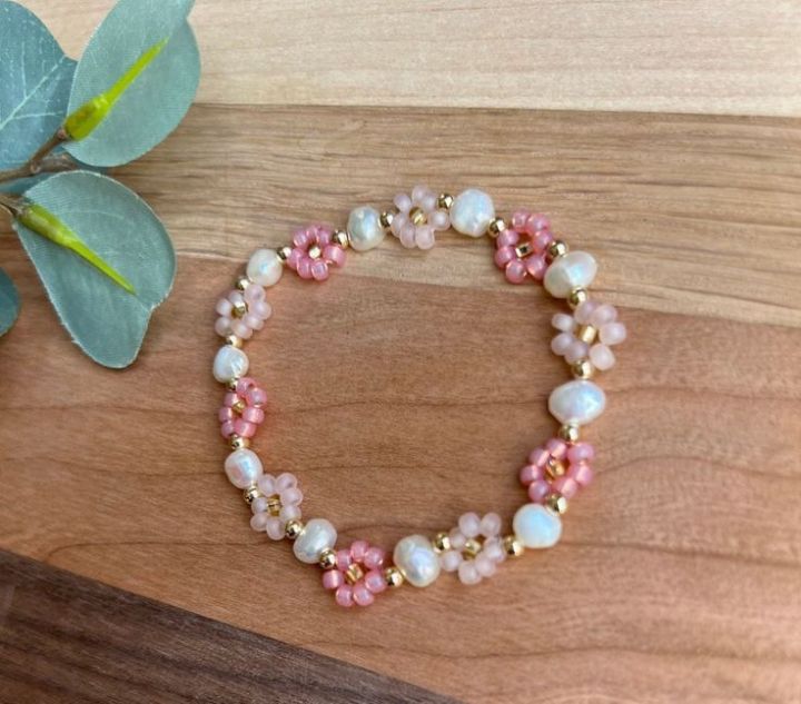 NimrA's%20pearl%20bracelets,cute%20asthetic%20bracelets,Women%20bracelets%20&%20for%20Gifts%20-%20Image%205