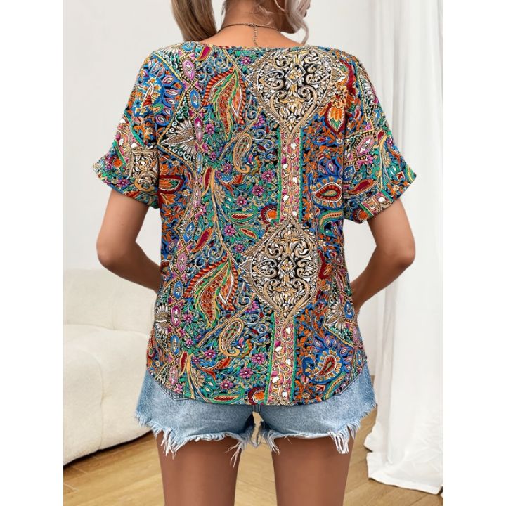 Plus%20Size%200XL-5XL%20Women's%20Fashionable%20V-neck%20Printed%20Casual%20and%20Comfortable%20Short%20Sleeved%20Shirt%20-%20Image%202