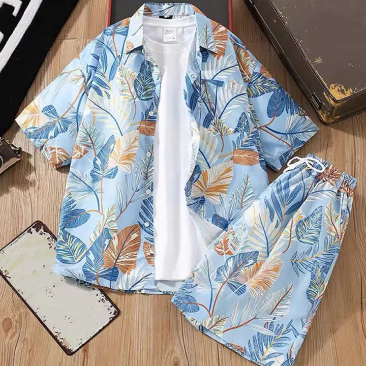Comfort%20beach%20style:%20beautiful%20striped%20short-sleeved%20shirt,%20modern%20shorts%20-%20Image%202