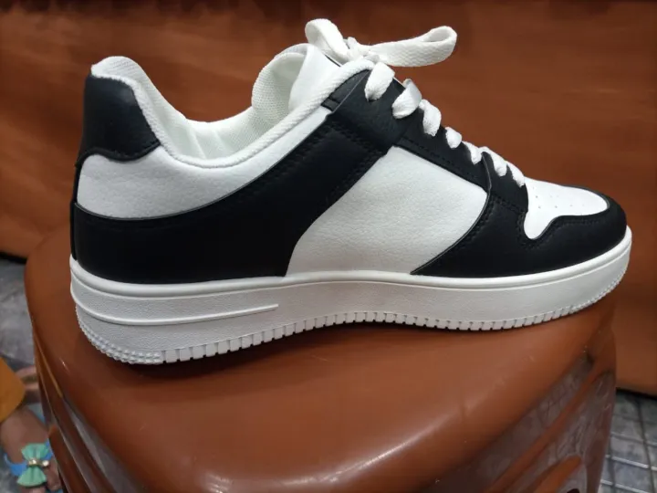 Black%20&%20White%20Sneaker%20for%20Men%20-%20Image%202