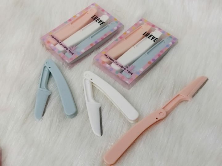 EYEBROW%20RAZOR%20Fancy%20Fordable%20Blink%20and%20Glow%20Face%20Razor%20for%20Women%20-%20Razors%20Set%20%7C%20Facial%20&%20Upper%20Lips%20Hair%20Removal,%20Eyebrow%20Shaper%20&%20Dermaplaning%20Tool%20-%20Image%202