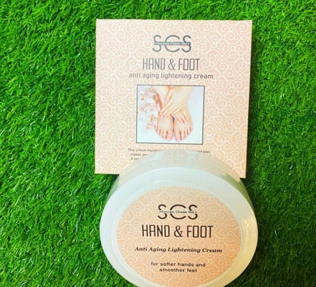 LuxeGlow%20Hand%20&%20Foot%20Cream%20%E2%80%93%20Whitening,%20Deep%20Moisturizing%20&%20Cracked%20Heel%20Repair%20for%20Soft,%20Smooth%20&%20Glowing%20Skin%20-%20Image%202