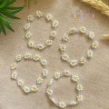aesthetic daisy bead bracelet | clear colored cute beaded bracelet.