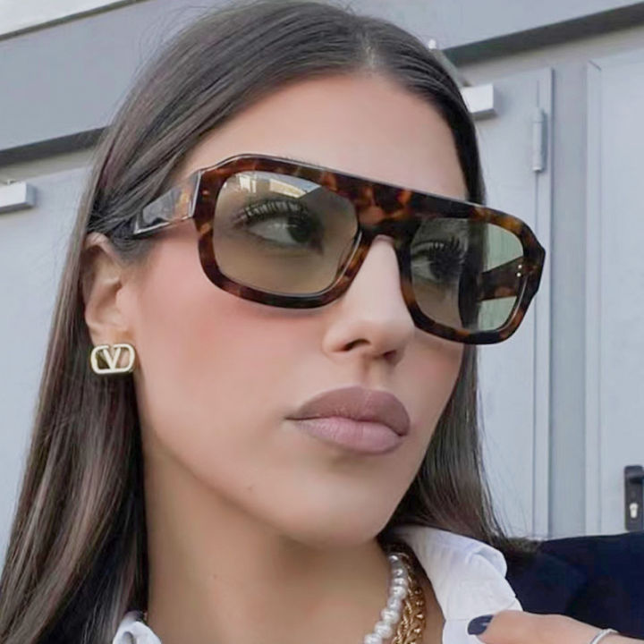 Classic%20Rectangular%20Large%20Frame%20Sunglasses%20Women%20Fashion%20New%20Retro%20Sun%20Glasses%20INS%20Eyeglasses%20Men%20Unisex%20-%20Image%202