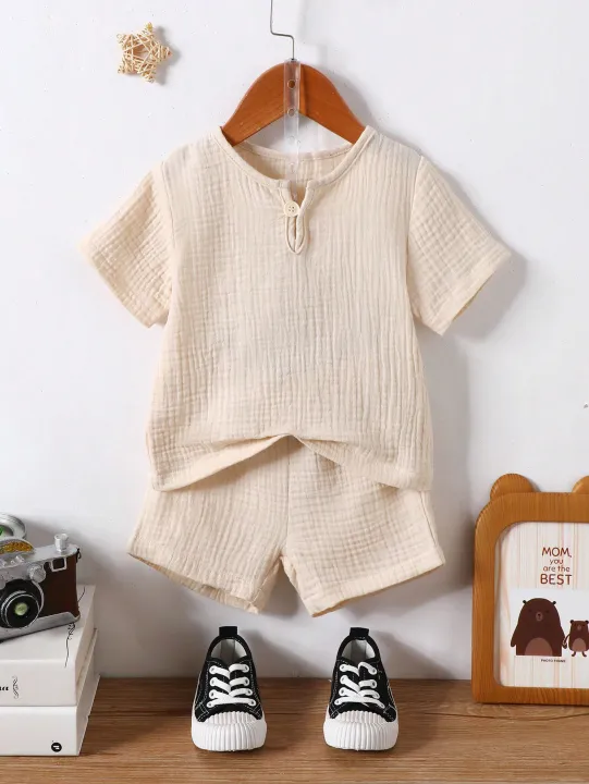 Summer%20Baby%20Boy%20Wrinkled%20Quarter%20Button%20Top%20&%20Shorts%20%20Sets%20-%20Image%202