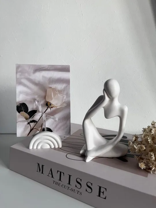 set%20of%205including%201%20vase%201%20jar%20with%20lid%201%20thinker%201%20rose%20candle%201%20large%20round%20tray%20with%20out%20flowers%20best%20for%20home%20decor%20and%20gift%20-%20Image%203