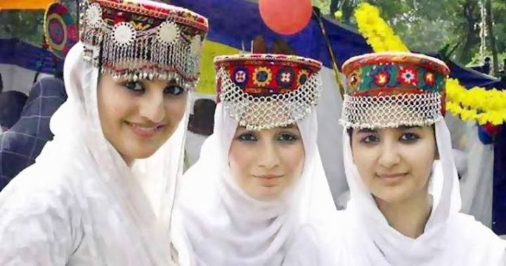 Gilgiti%20Traditional%20Cap%20for%20Girls%20with%20decorations%20set%20-%20Image%202