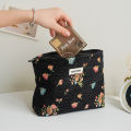 DJDF Women's Cosmetic Bag Vintage Black Background Flower Skincare Product Storage Bag Portable Travel Toiletry Bag Coin Purse. 