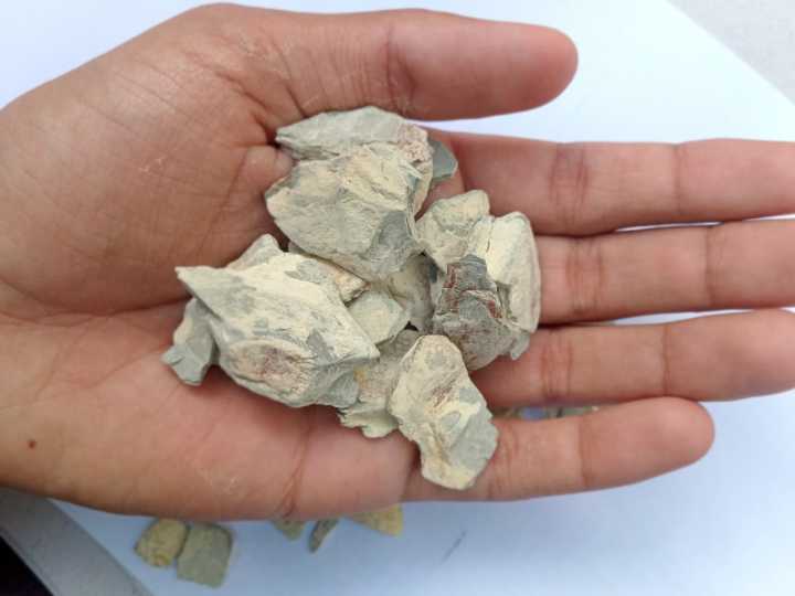 Multani Mitti Khane Wali - for eating Chunks 250 Grams on Commerce Bazar
