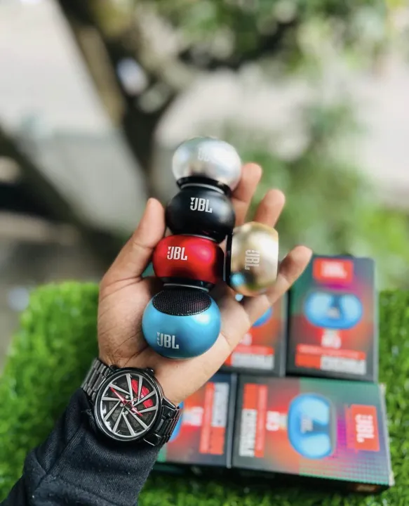 Mini%20Rechargeable%20Portable%20Bluetooth%20Speaker%20A%20GRADE%20High%20Quality%20Clone%20-%20Image%204