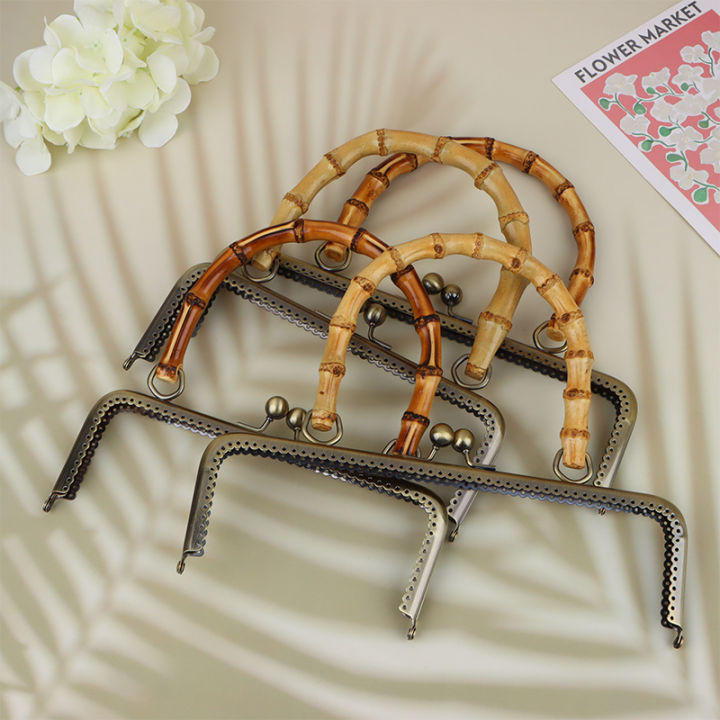 1Pc%20Vintage%20Metal%20Purse%20Bag%20Frame%20Kiss%20Clasp%20Lock%20With%20Bamboo%20Handle%20Jewelry%20Clasps%20Sewing%20Fasteners%20Purse%20Making%20Supplies%20-%20Image%204